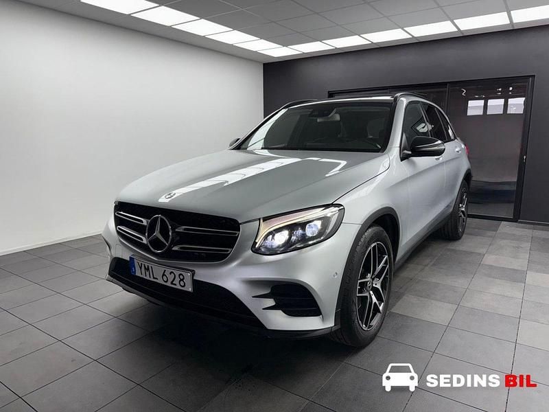Silver Begagnad 2017 Mercedes GLC250 AMG line SUV | 319 900 kr (Lite dyr) - Bild 1/4