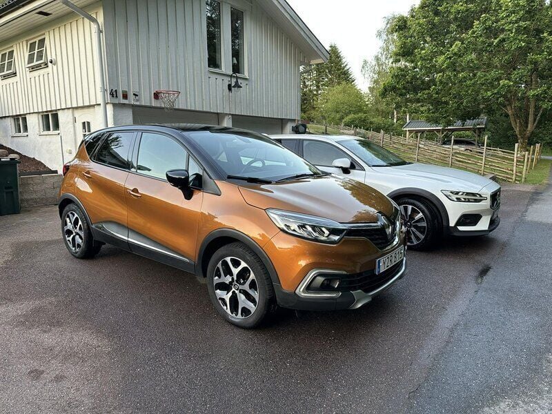 Brun Begagnad 2018 Renault Captur Intens SUV | 145 000 kr (Marknadspris) - Bild 1/4