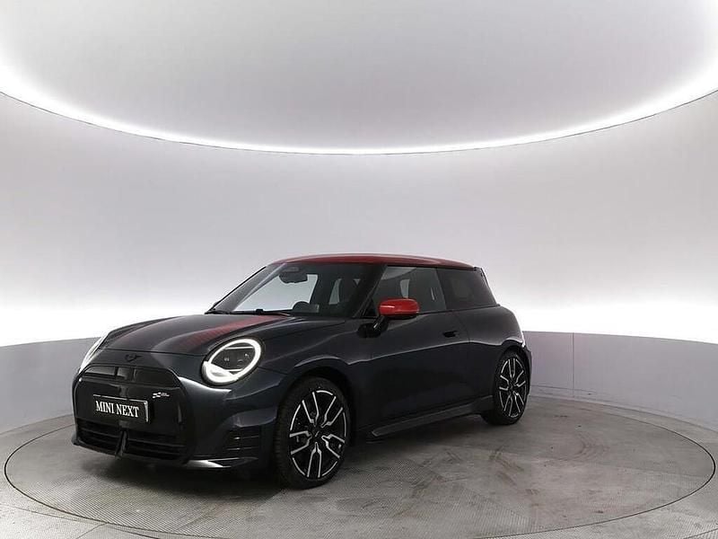 Grå Begagnad 2024 Mini Cooper SE Halvkombi | 449 900 kr - Bild 1/4