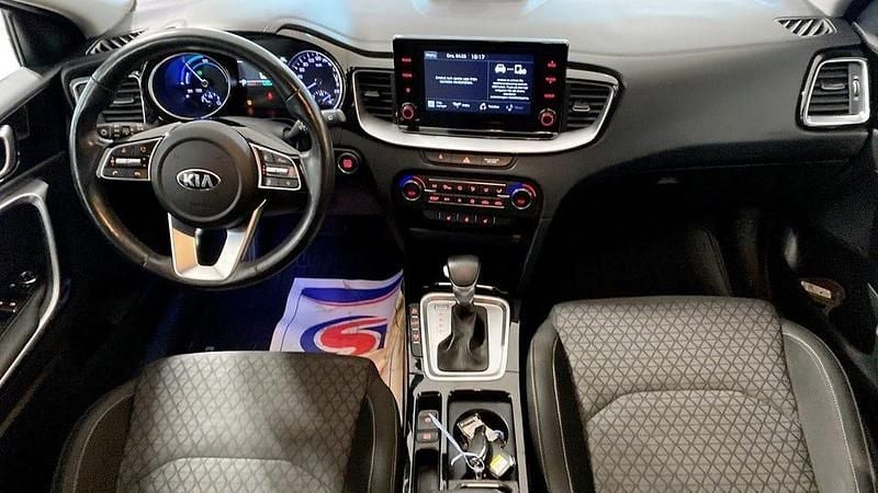 Begagnad Kia Ceed Sportswagon Advance 141 HK (103 kW) 2020 Vit Kombi