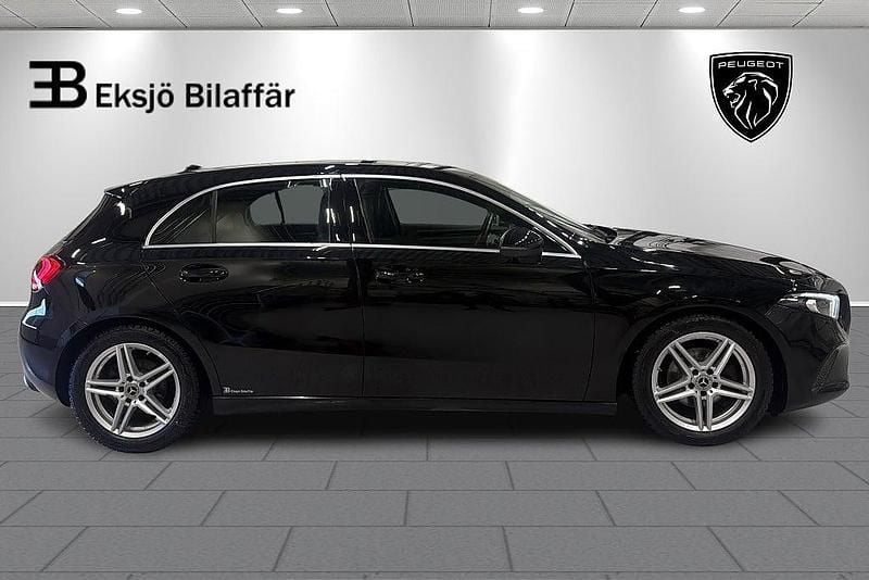 Begagnad Mercedes A180 116 HK (85 kW) 2018 Svart Halvkombi