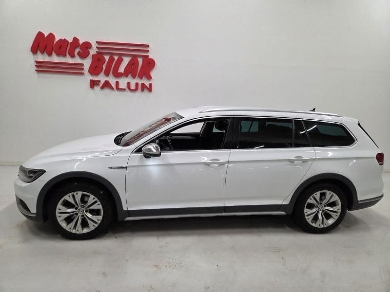 Vit Begagnad 2016 VW Passat Alltrack Kombi | 139 900 kr - Bild 1/4