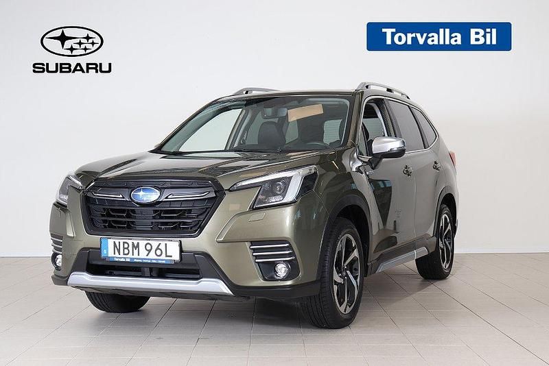 Grön Begagnad 2022 Subaru Forester SUV | 364 000 kr (Marknadspris) - Bild 1/4