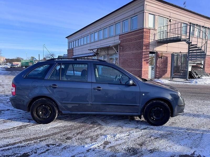 Begagnad Skoda Fabia 64 HK (47 kW) 2007 Mörkgrå Kombi