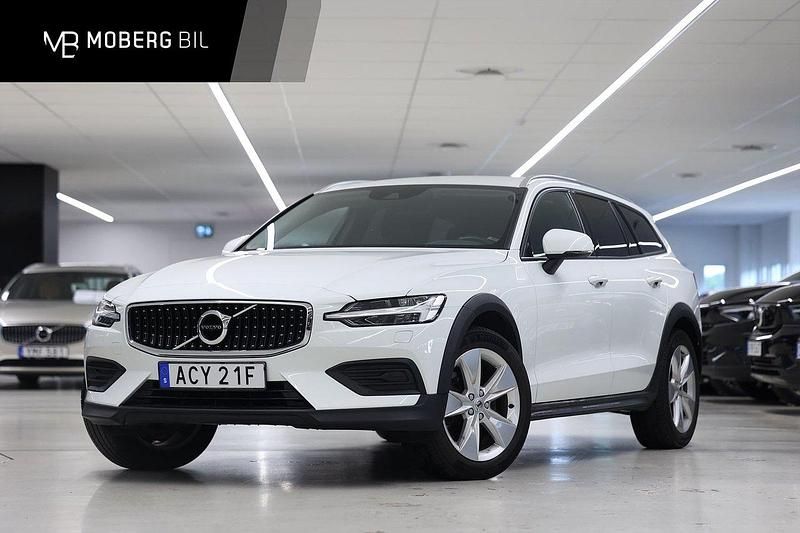 Vit Begagnad 2019 Volvo V60 CC Momentum Kombi | 339 900 kr (Dyr) - Bild 1/3