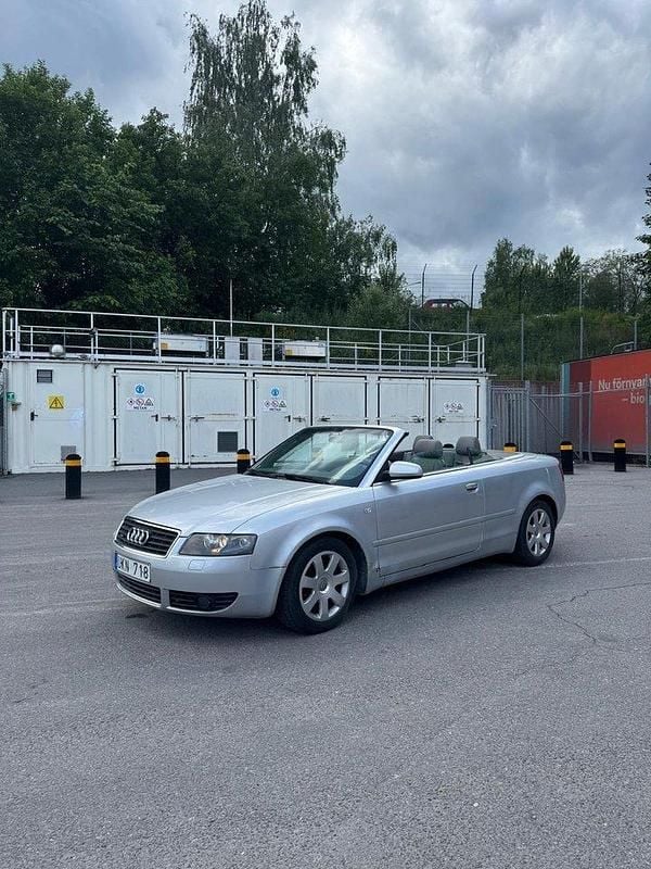 Silver Begagnad 2004 Audi A4 Cabriolet Comfort Cab | 40 000 kr (Bra pris) - Bild 1/4