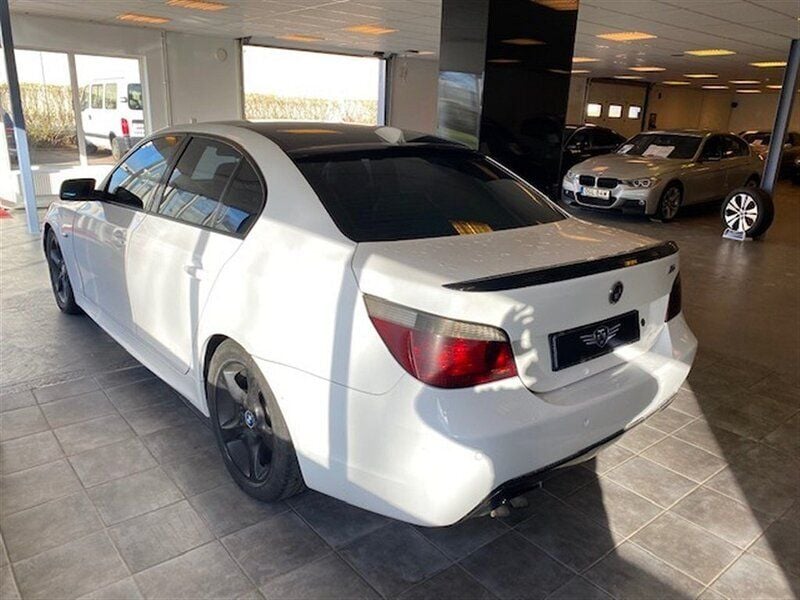 Begagnad BMW 530 M Sport 218 HK (160 kW) 2003 Vit Sedan