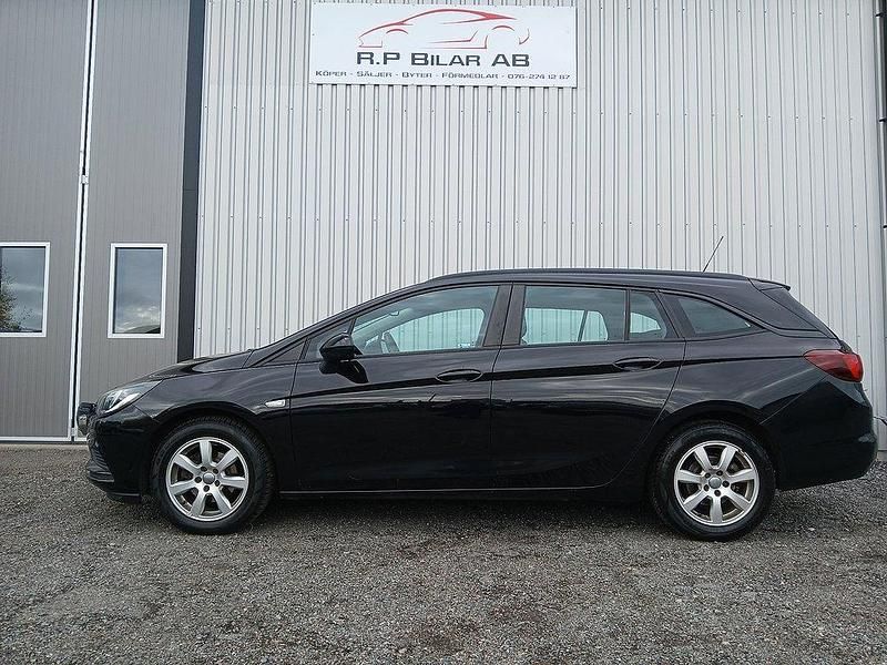 Svart Begagnad 2017 Opel Astra Enjoy Kombi | 55 000 kr (Marknadspris) - Bild 1/4
