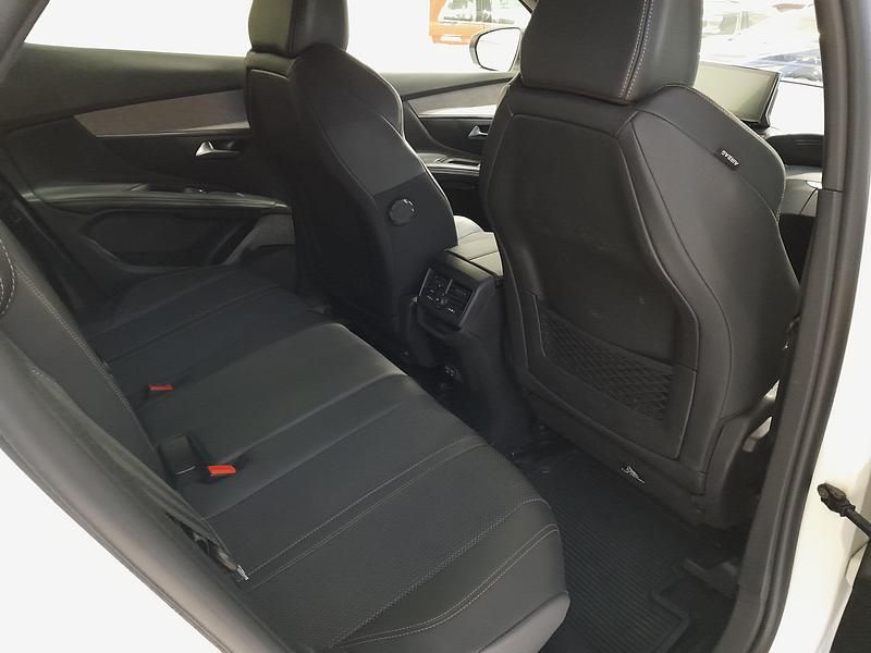 Begagnad Peugeot 3008 GT-line 132 HK (97 kW) 2023 Vit SUV