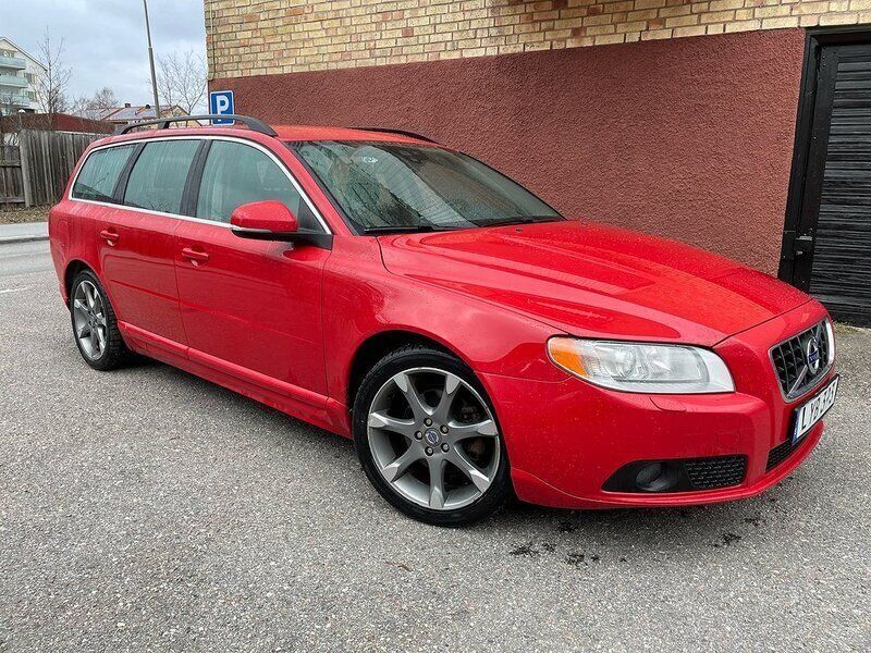 Röd Begagnad 2011 Volvo V70 Momentum Kombi | 59 900 kr (Bra pris) - Bild 1/4