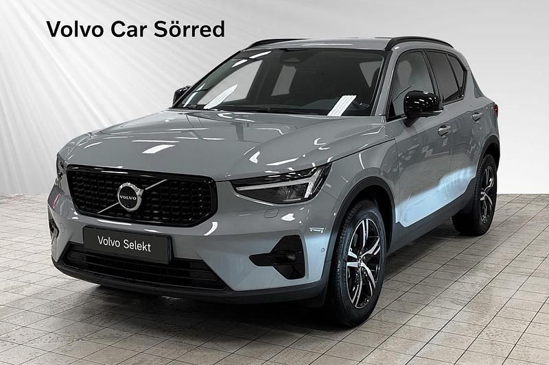 Begagnad Volvo XC40 Plus 165 HK (121 kW) 2024 Grå SUV