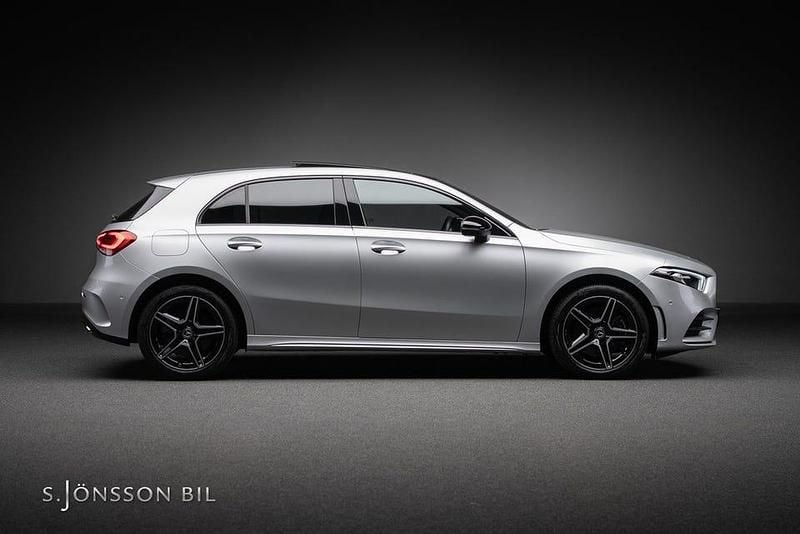 Begagnad Mercedes A250 AMG 218 HK (160 kW) 2023 Iridium silver metallic Halvkombi