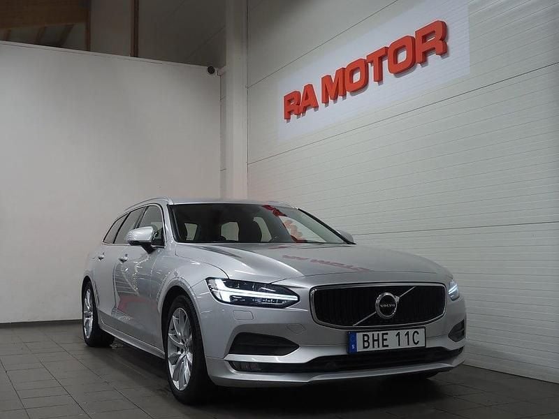 Silver Begagnad 2020 Volvo V90 Momentum Kombi | 249 900 kr (Bra pris) - Bild 1/3