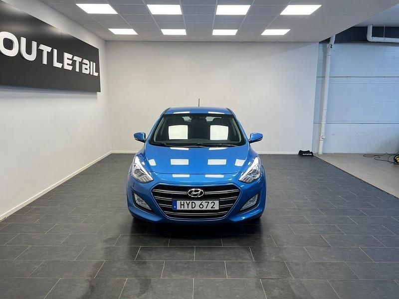Begagnad Hyundai i30 Premium 136 HK (100 kW) 2015 Blå Halvkombi