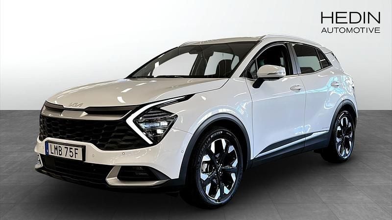 Vit (white) Begagnad 2024 Kia Sportage Advance SUV | 399 900 kr (Marknadspris) - Bild 1/4