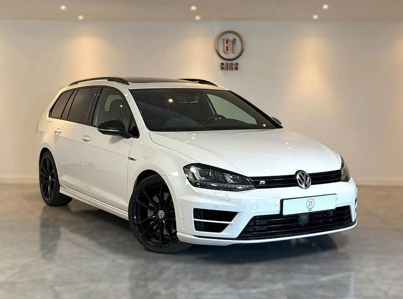 Vit Begagnad 2017 VW Golf VII R Kombi | 229 900 kr (Marknadspris) - Bild 1/4