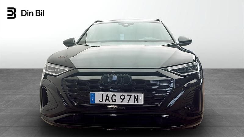 Begagnad Audi Q8 e-tron S-Line 22 kW (30 HK) 2024 Svart SUV