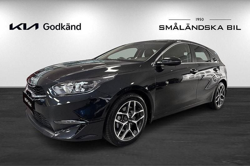 Svart Begagnad 2021 Kia Ceed Advance Halvkombi | 249 000 kr (Marknadspris) - Bild 1/4
