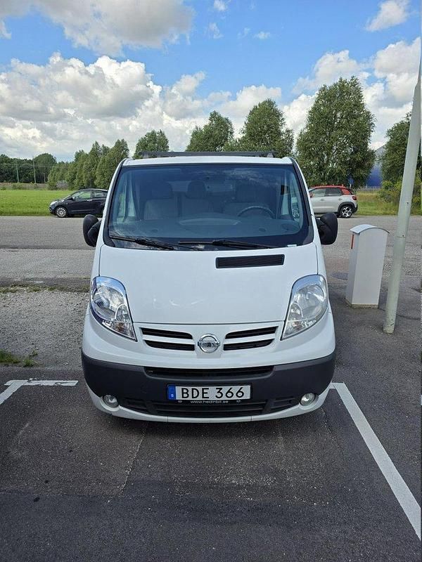 Vit Begagnad 2014 Nissan Primastar Minibuss | 69 000 kr (Superpris) - Bild 1/3