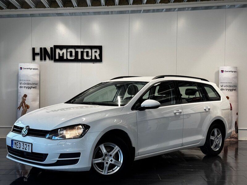Vit Begagnad 2015 VW Golf VII Kombi | 119 900 kr (Marknadspris) - Bild 1/4