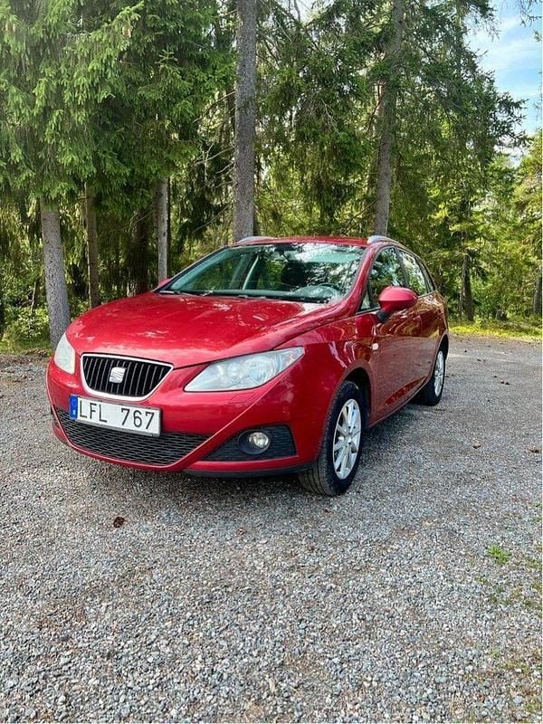 Röd Begagnad 2011 Seat Ibiza ST Style Kombi | 27 000 kr (Marknadspris) - Bild 1/4