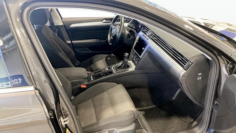 Begagnad VW Passat 150 HK (110 kW) 2018 Grå Kombi