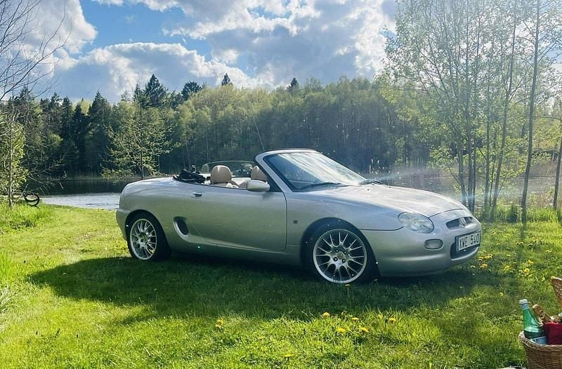 Silver Begagnad 2000 MG F Cab | 56 990 kr - Bild 1/4