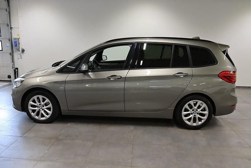 Begagnad BMW 220 Gran Tourer Advantage 191 HK (140 kW) 2015 Silver Minibuss