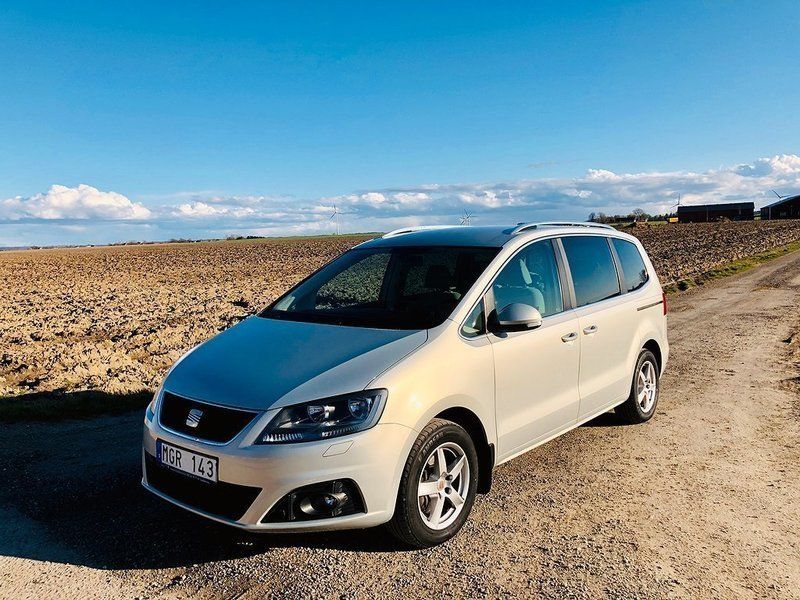 Begagnad Seat Alhambra Ecomotive 140 HK (102 kW) 2011 Ljusbrun Minibuss