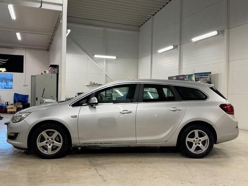 Begagnad Opel Astra Sport 110 HK (80 kW) 2013 Grå Kombi
