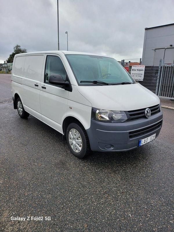 Vit Begagnad 2011 VW T5 Van | 89 900 kr (Marknadspris) - Bild 1/4