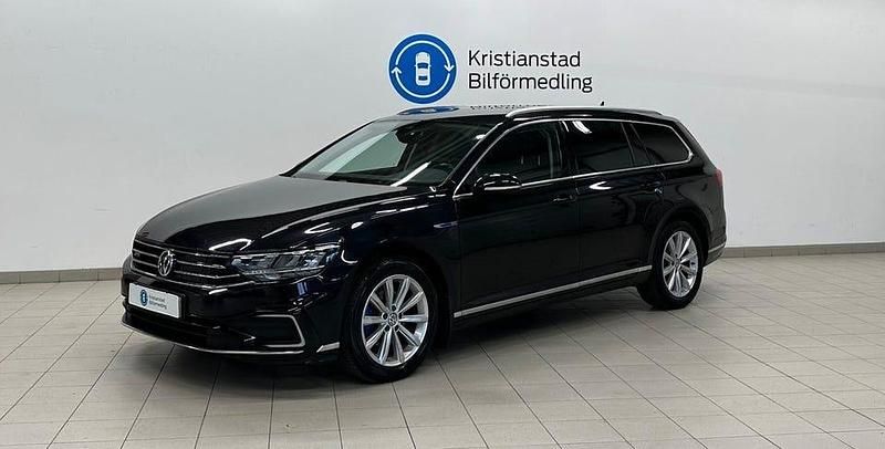 Svart Begagnad 2019 VW Passat Executive Kombi | 219 900 kr (Marknadspris) - Bild 1/4