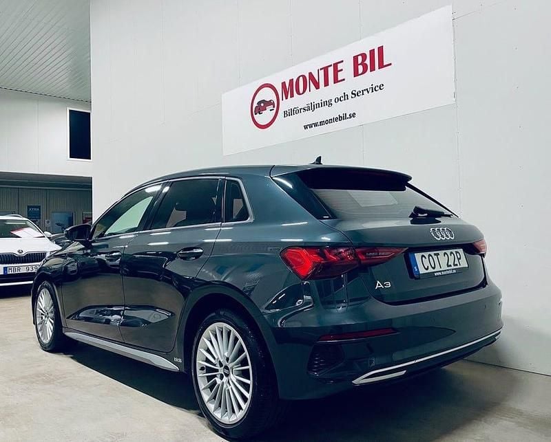 Begagnad Audi A3 Comfort 150 HK (110 kW) 2021 Grå Sedan