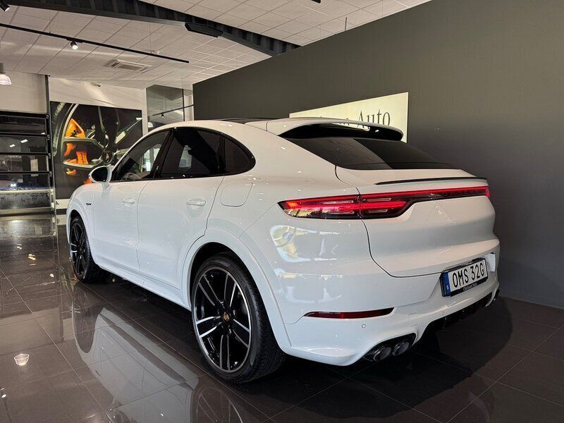 Begagnad Porsche Cayenne Platinum Edition 463 HK (340 kW) 2022 Vit SUV