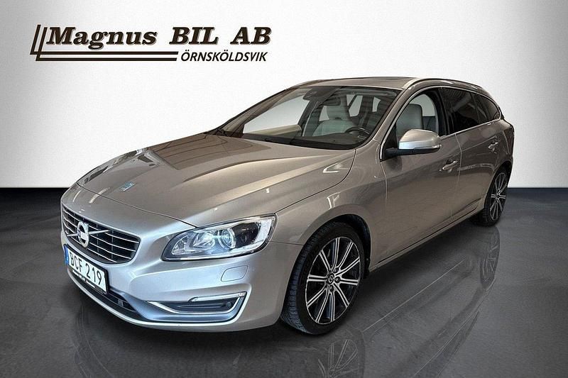 Ljusbrun Begagnad 2014 Volvo V60 Summum Kombi | 189 900 kr (Marknadspris) - Bild 1/4