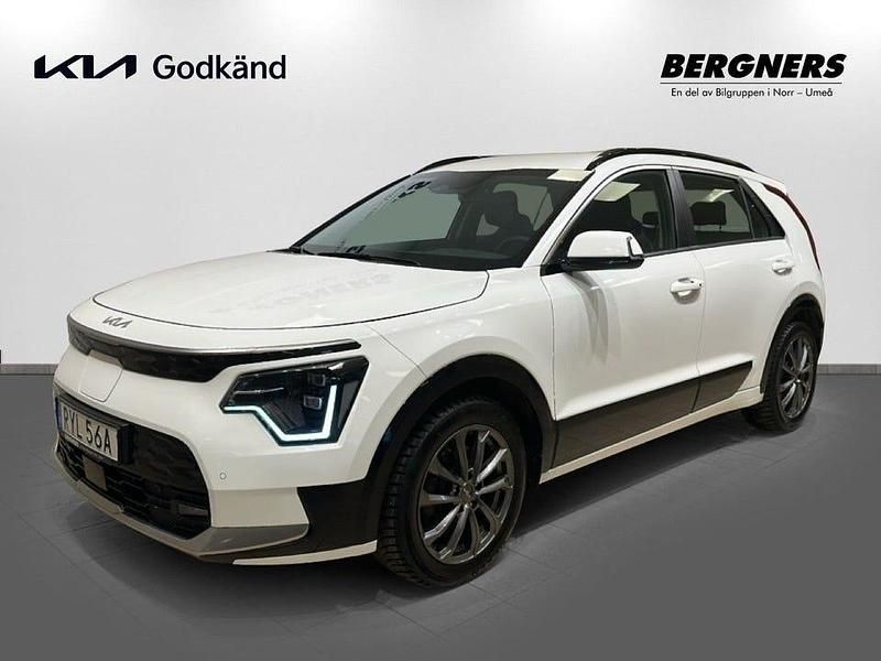 Vit Begagnad 2022 Kia e-Niro SUV | 319 900 kr (Lite dyr) - Bild 1/3