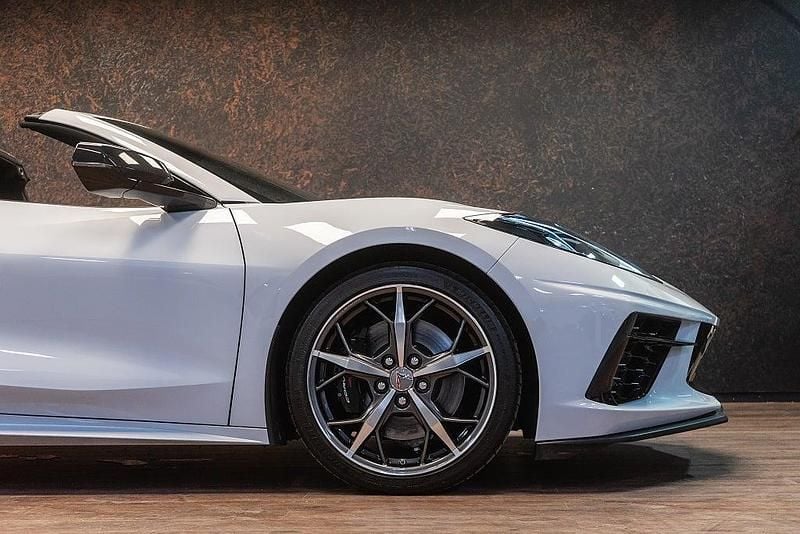 Begagnad Chevrolet Corvette Stingray 481 HK (353 kW) 2022 Grå Sportkupé