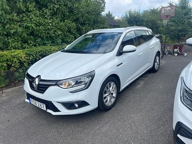 Vit Begagnad 2017 Renault Mégane GrandTour Kombi | 104 000 kr (Marknadspris) - Bild 1/4