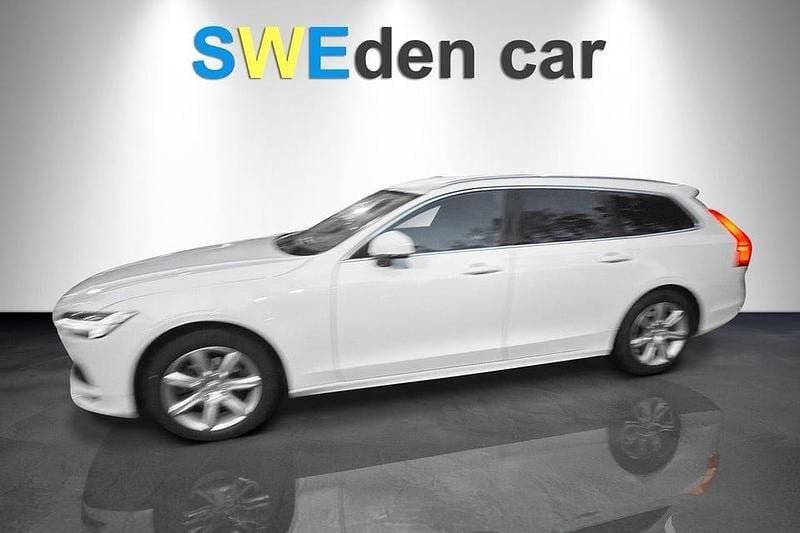 Vit Begagnad 2020 Volvo V90 Momentum Kombi | 209 000 kr (Superpris) - Bild 1/4