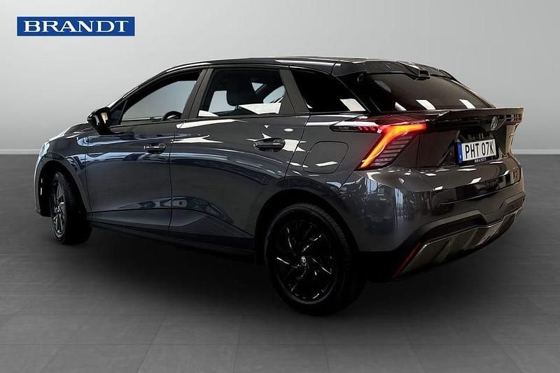 Begagnad MG MG4 EV 125 kW (171 HK) 2023 Grå Halvkombi