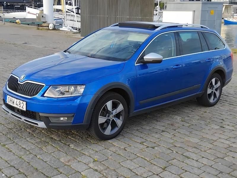 Begagnad 2017 Skoda Octavia Scout SE Kombi | 104 900 kr (Dyr) - Bild 1/4