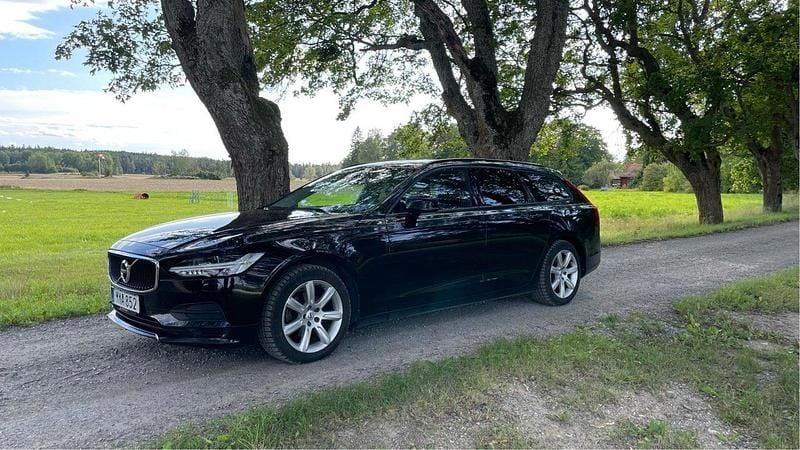 Svart Begagnad 2018 Volvo V90 Kinetic Kombi | 150 000 kr (Bra pris) - Bild 1/4