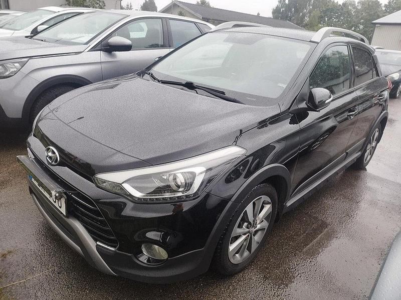 Svart Begagnad 2016 Hyundai i20 Active Kombi | 94 900 kr (Dyr) - Bild 1/3