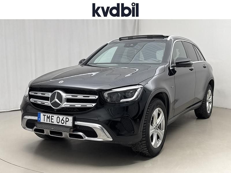 Svart Begagnad 2021 Mercedes GLC300e | 368 000 kr (Superpris) - Bild 1/3