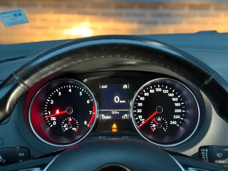 Begagnad VW Polo 90 HK (66 kW) 2016 Svart Halvkombi