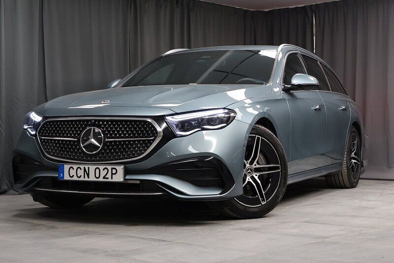 Grön Begagnad 2024 Mercedes E300 AMG Sedan | 619 000 kr (Marknadspris) - Bild 1/4