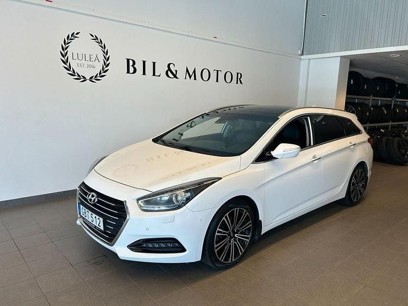 Vit Begagnad 2015 Hyundai i40 Kombi | 129 900 kr (Marknadspris) - Bild 1/4