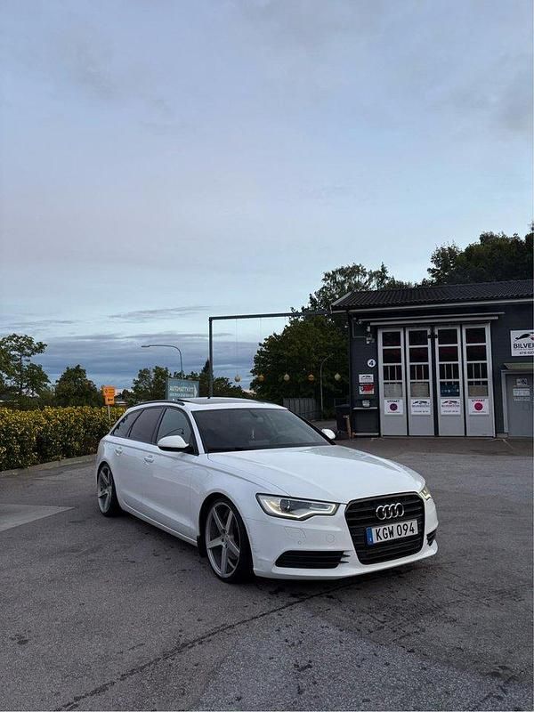 Vit Begagnad 2012 Audi A6 Kombi | 105 000 kr (Dyr) - Bild 1/4