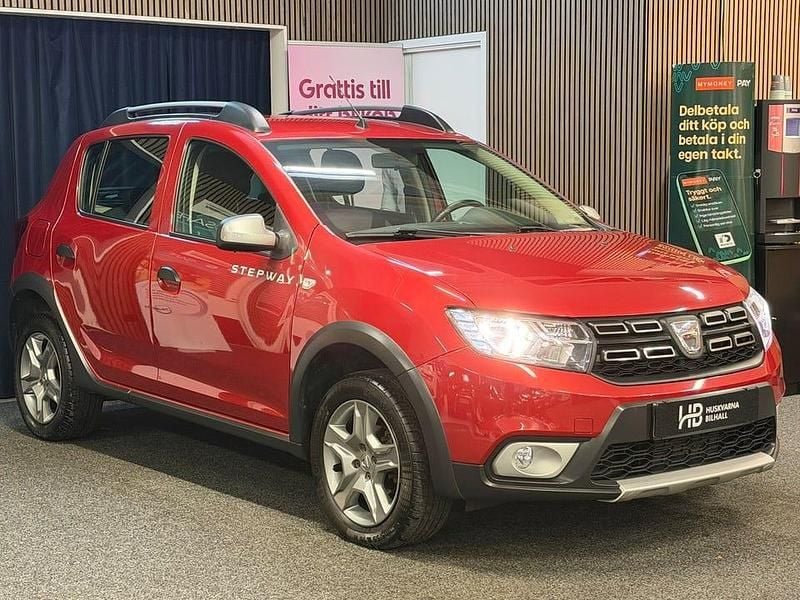 Röd Begagnad 2017 Dacia Sandero Stepway Kombi | 91 900 kr (Marknadspris) - Bild 1/4