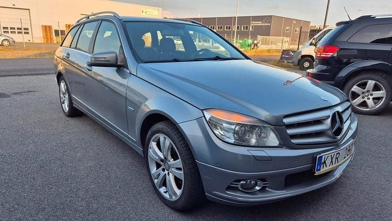 Silver Begagnad 2010 Mercedes C220 Avantgarde Kombi | 84 900 kr (Bra pris) - Bild 1/4
